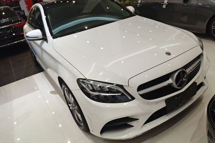 奔驰C级 2021款 C 260 L 运动版车身外观3