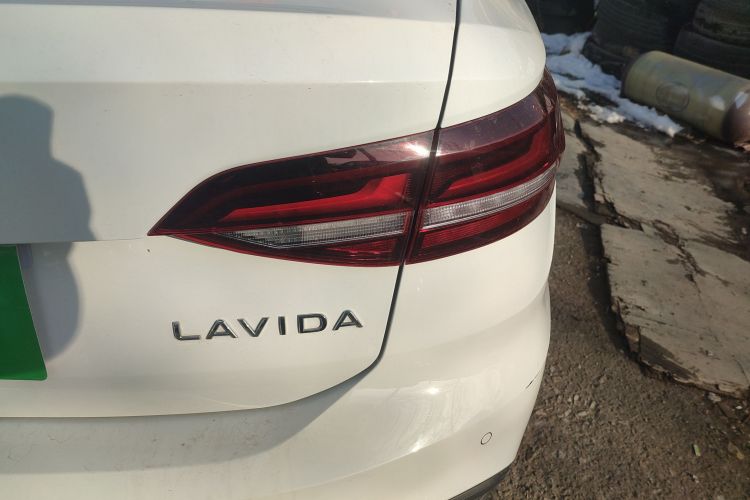 大众 朗逸 2023款 改款 1.5L 自动得逸版车身外观9