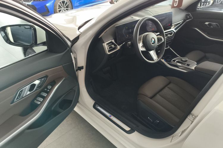 宝马3系 2024款 320Li M运动套装中控内饰20