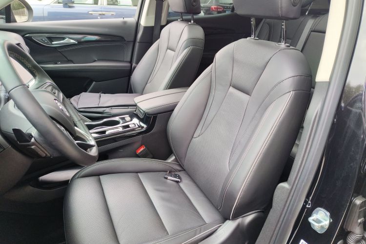 别克 2023款 昂科威S 552T 两驱豪华型中控内饰19