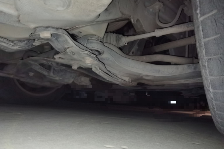 中华V3 2015款 1.5L 自动舒适型局部细节9001