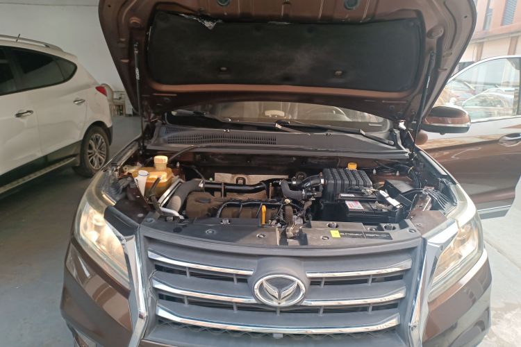 北汽幻速S6 2017款 1.5T CVT乐享型机舱底盘24