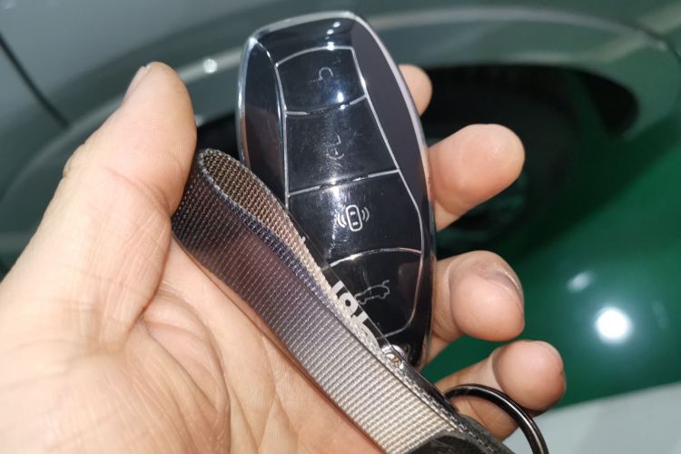 红旗HS5 2023款 2.0T 四驱旗享Pro版中控内饰11