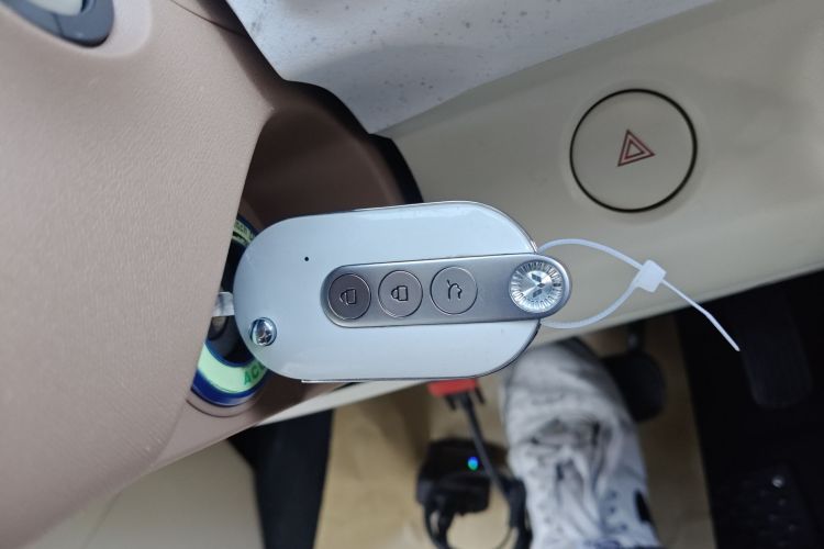 五菱汽车 宏光MINIEV 2024款 第三代 215km 进阶版中控内饰7001