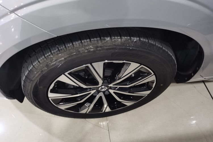 沃尔沃XC60 2023款 B5 四驱智远豪华版车身外观6007