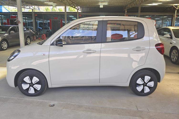 五菱汽车 宏光MINIEV 2025款 四门版 进阶款车身外观4