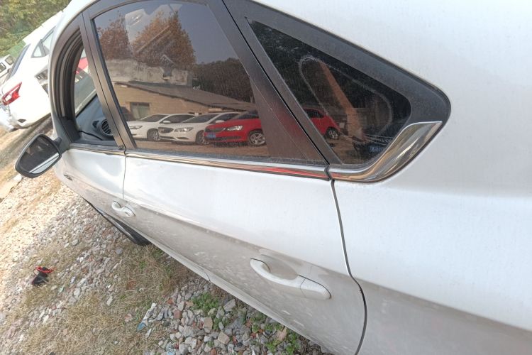 长安 逸动 2014款 1.6L 自动豪华型车身外观6003