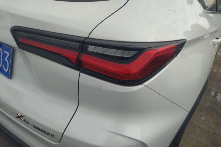 长安欧尚X5 2021款 1.5T DCT尊贵型车身外观6006