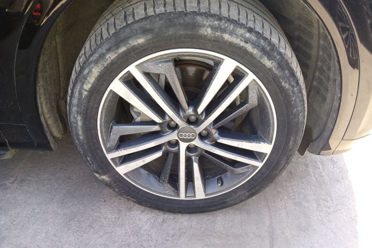 奥迪Q5L 2020款 改款 40 TFSI 荣享时尚型车身外观10