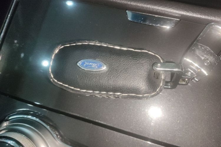 福特 金牛座 2017款 改款 EcoBoost 245 时尚型中控内饰7001