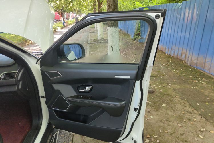 陆风X7 2016款 2.0T 全景尊贵版中控内饰7005