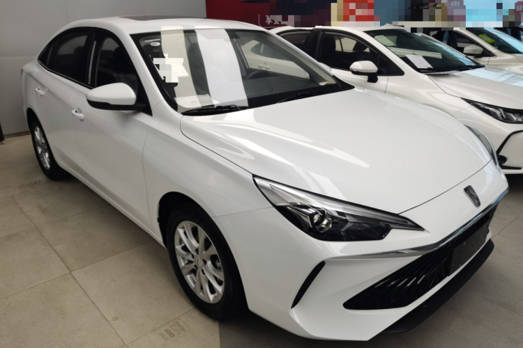 荣威i5 2023款 1.5L CVT豪华版车身外观3