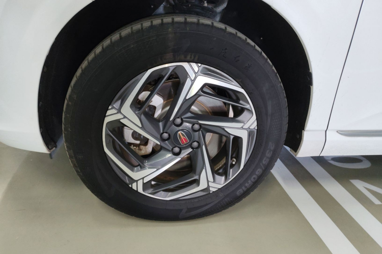 红旗HS3 2023款 1.5T 两驱善为版车身外观6007