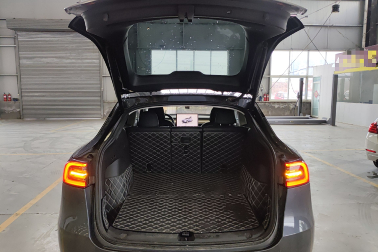 特斯拉 Model Y 2022款 后轮驱动版局部细节23