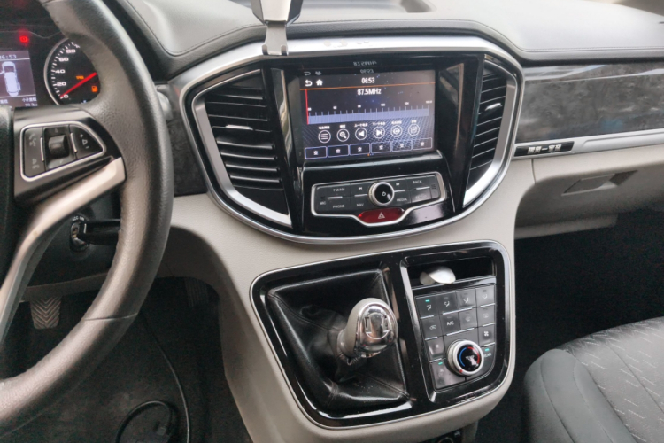 江淮瑞风 瑞风M4 2017款 2.0T 手动豪华型局部细节16