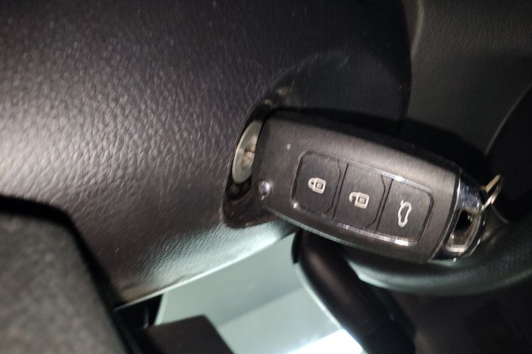 海马S5 2016款 1.6L 手动豪华型科技版中控内饰7001