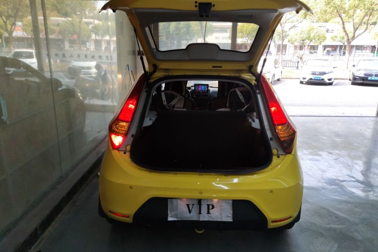 名爵3 2014款 1.3L AMT舒适版机舱底盘23