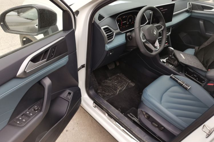 大众 途岳 2024款 300TSI 两驱月尊版中控内饰7003