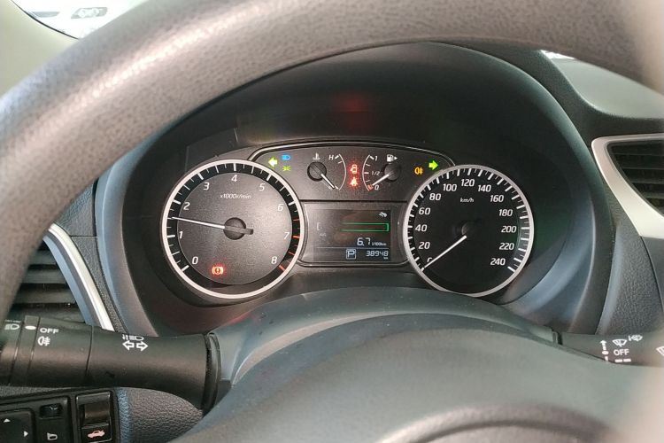 日产 轩逸 2024款 经典 1.6XE CVT舒适版中控内饰14