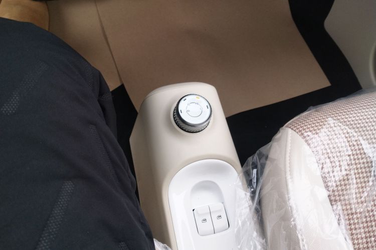 五菱汽车 宏光MINIEV 2024款 第三代 215km 青春版中控内饰18