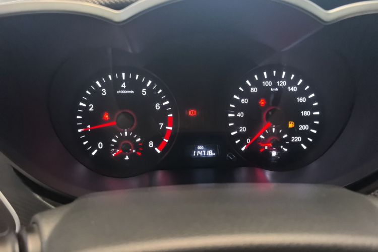 海马 福美来 2015款 1.6L 手动悦尚型中控内饰14