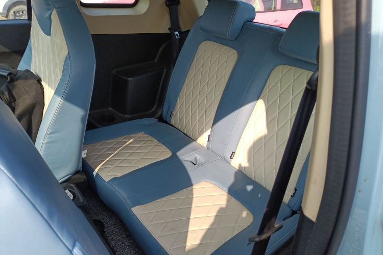 华晨新日i03 2021款 318km 31.45kWh中控内饰7003