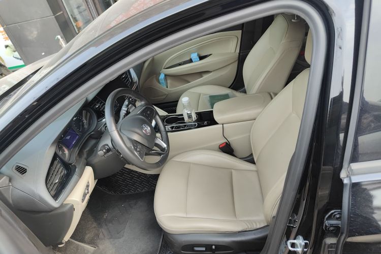 别克 君威 2020款 552T 精英型中控内饰19