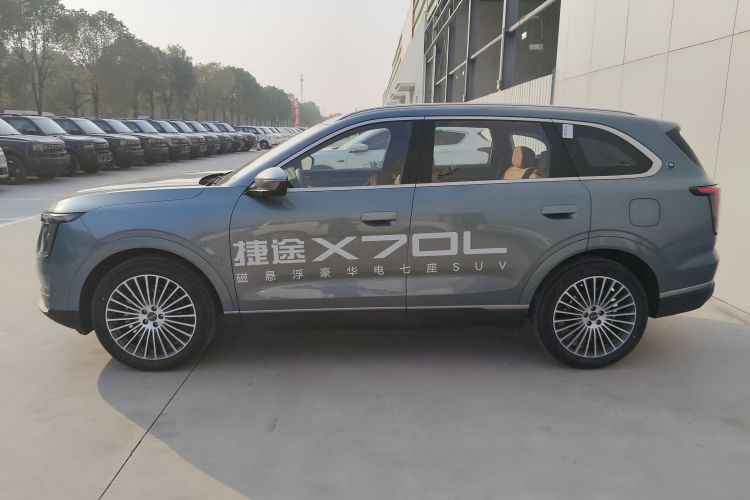 捷途X70L 2026款 2.0TD 自动旗舰 7座车身外观4