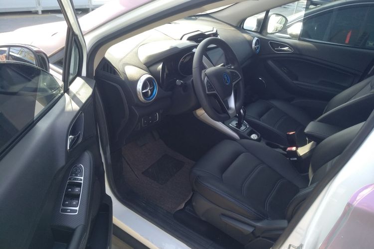 比亚迪 元新能源 2018款 EV360 智联炫酷型局部细节19