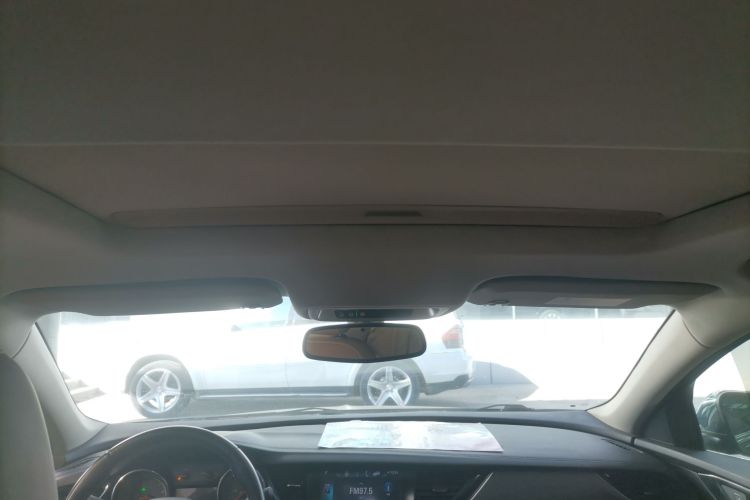 别克 君威 2019款 20T 豪华型 国VI中控内饰22