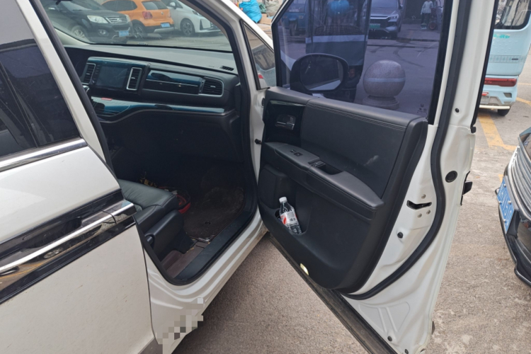 本田 艾力绅 2019款 2.0L 混动豪华版局部细节9005