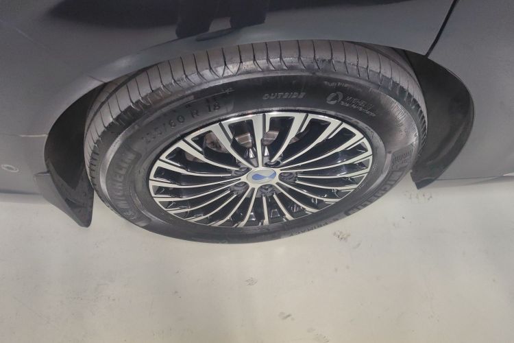 腾势D9 2024款 DM-i 980 四驱旗舰型车身外观6002