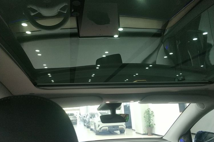 特斯拉 Model Y 2022款 改款 后轮驱动版中控内饰22