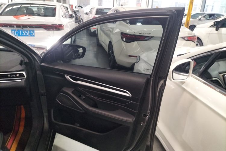 吉利汽车 帝豪 2023款 第4代冠军版 1.5L CVT尊贵型中控内饰7005