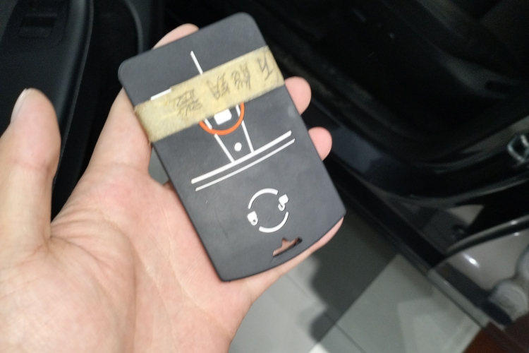 特斯拉 Model Y 2023款 长续航全轮驱动版中控内饰11