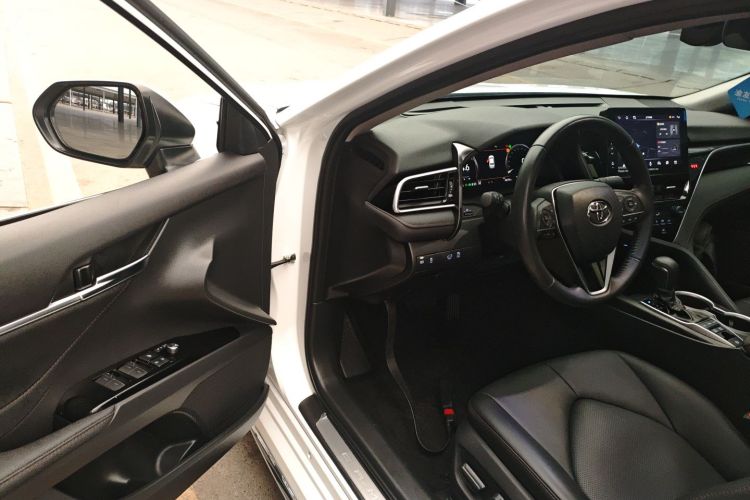 丰田 凯美瑞 2023款 双擎 2.5HG 豪华版中控内饰7003