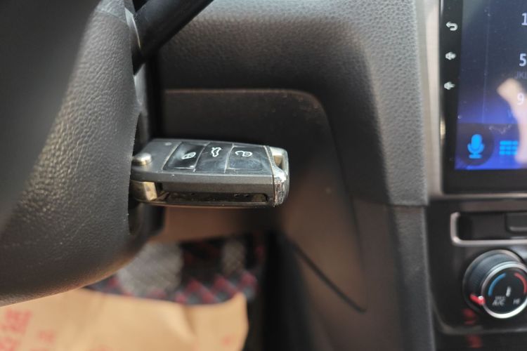 大众 高尔夫 2017款 1.6L 自动舒适百万辆纪念版中控内饰11