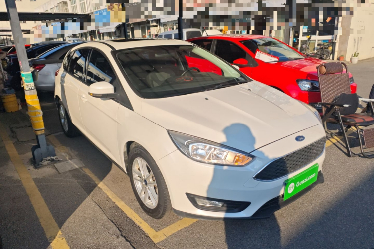 福特 福克斯 2018款 两厢经典 1.6L 自动风尚型智行版车身外观6002