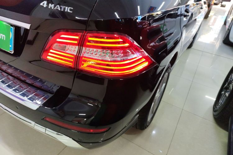 奔驰M级 2015款 ML 320 4MATIC车身外观6006