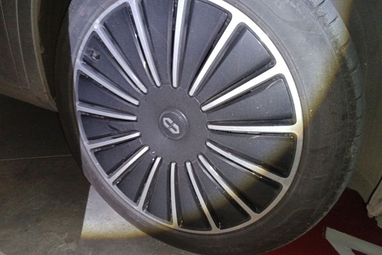 鸿蒙智行 问界M7 2024款 1.5T 智驾四驱Max版 6座车身外观10