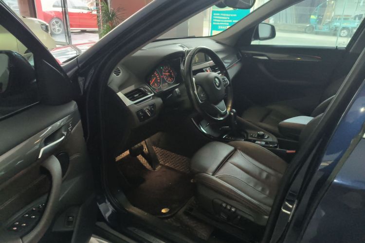 宝马X1 2018款 sDrive18Li 尊享型中控内饰20