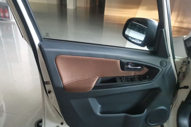 铃木 天语 SX4 2013款 1.6L 手动酷锐型中控内饰47