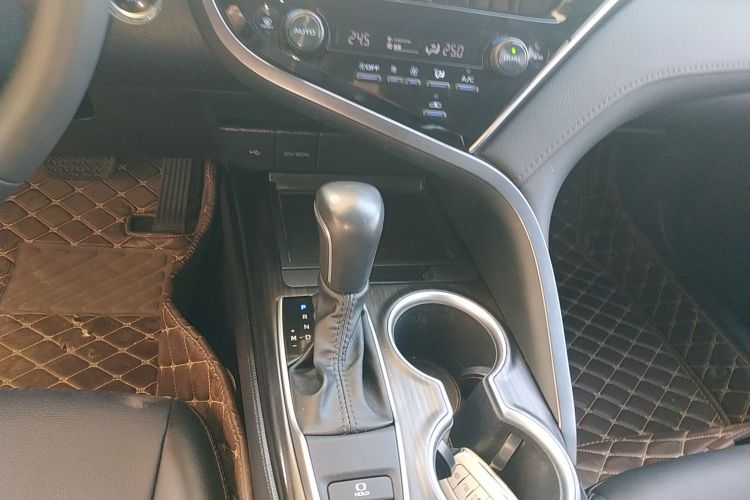 丰田 凯美瑞 2021款 2.0G 豪华版中控内饰18