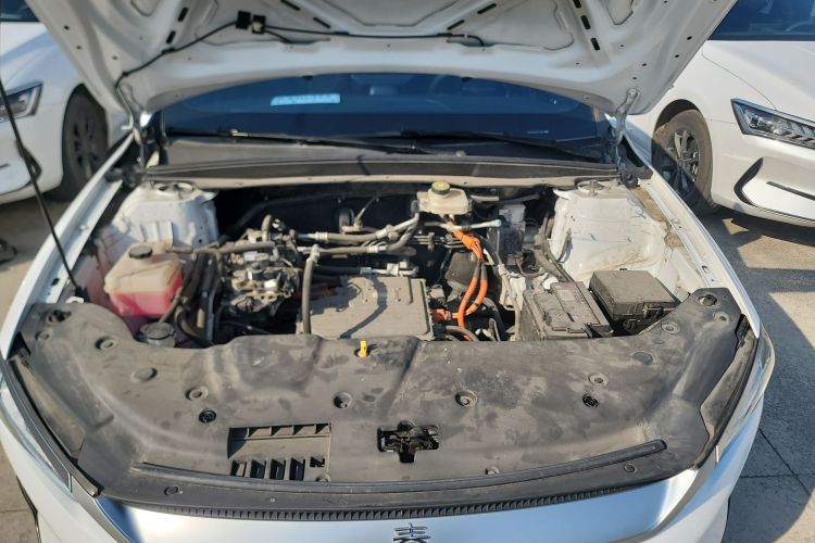 比亚迪 秦PLUS 2023款 EV 510KM 出行版机舱底盘24