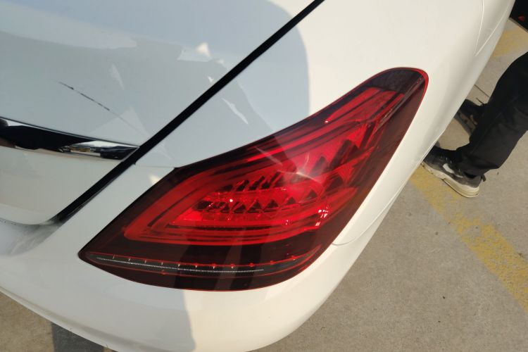 奔驰C级 2019款 C 260 L 运动版车身外观6006