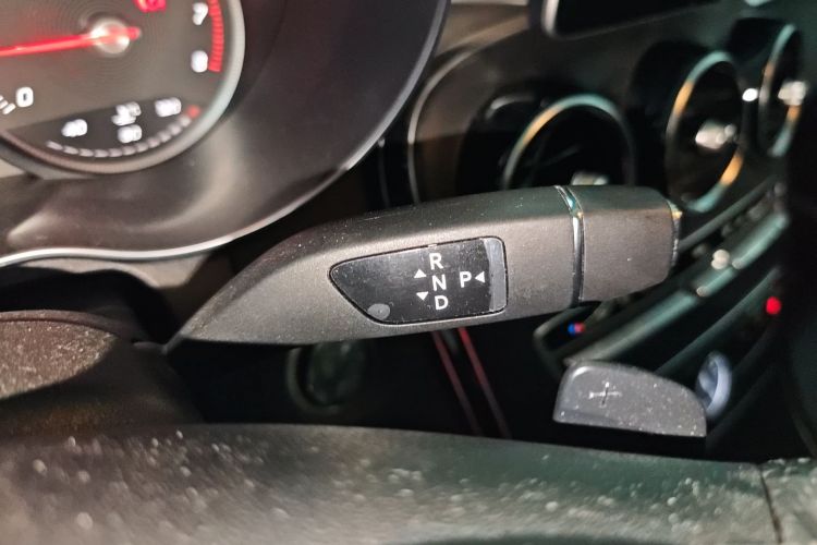 奔驰C级 2017款 C 200 L 运动版中控内饰18