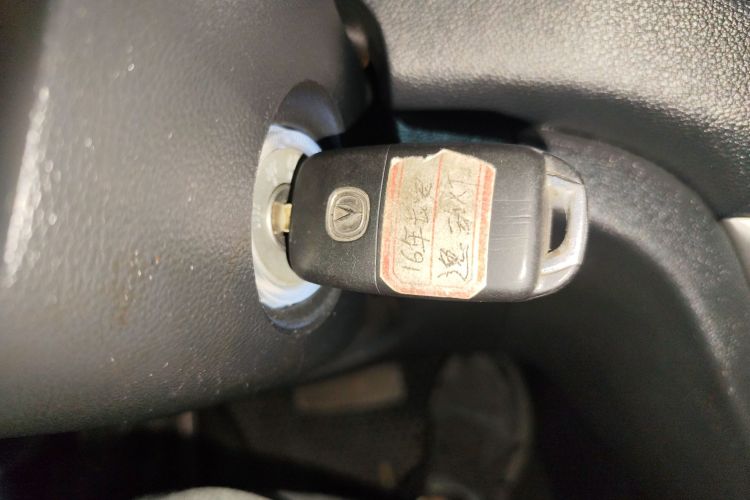 长安 逸动 2015款 1.6L 自动俊酷型 国V中控内饰11