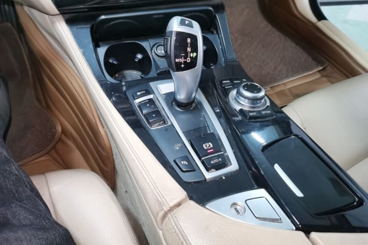 宝马5系 2014款 520Li 典雅型中控内饰18