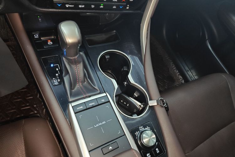 雷克萨斯RX 2020款 改款 450h 四驱典雅版中控内饰18