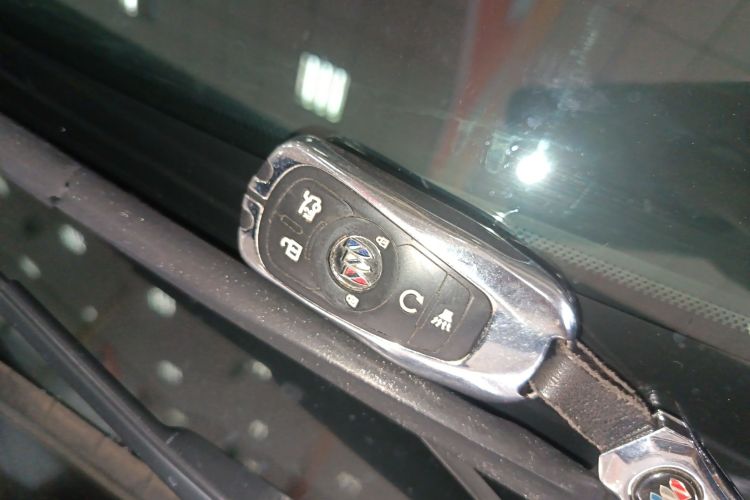 别克 昂科旗 2020款 28T 四驱尊贵型中控内饰7001